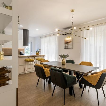 Apartment & Room Ileana สปลิท ภายนอก รูปภาพ