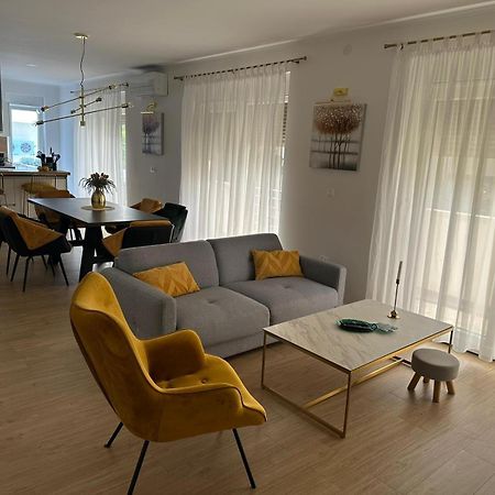 Apartment & Room Ileana สปลิท ภายนอก รูปภาพ