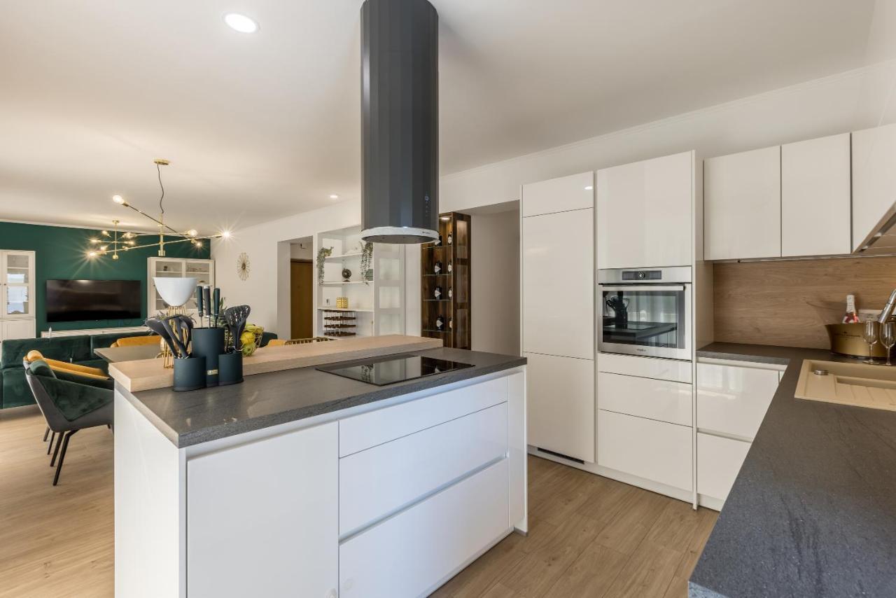 Apartment & Room Ileana สปลิท ภายนอก รูปภาพ