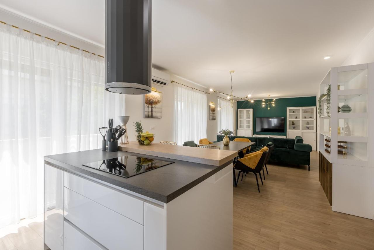 Apartment & Room Ileana สปลิท ภายนอก รูปภาพ