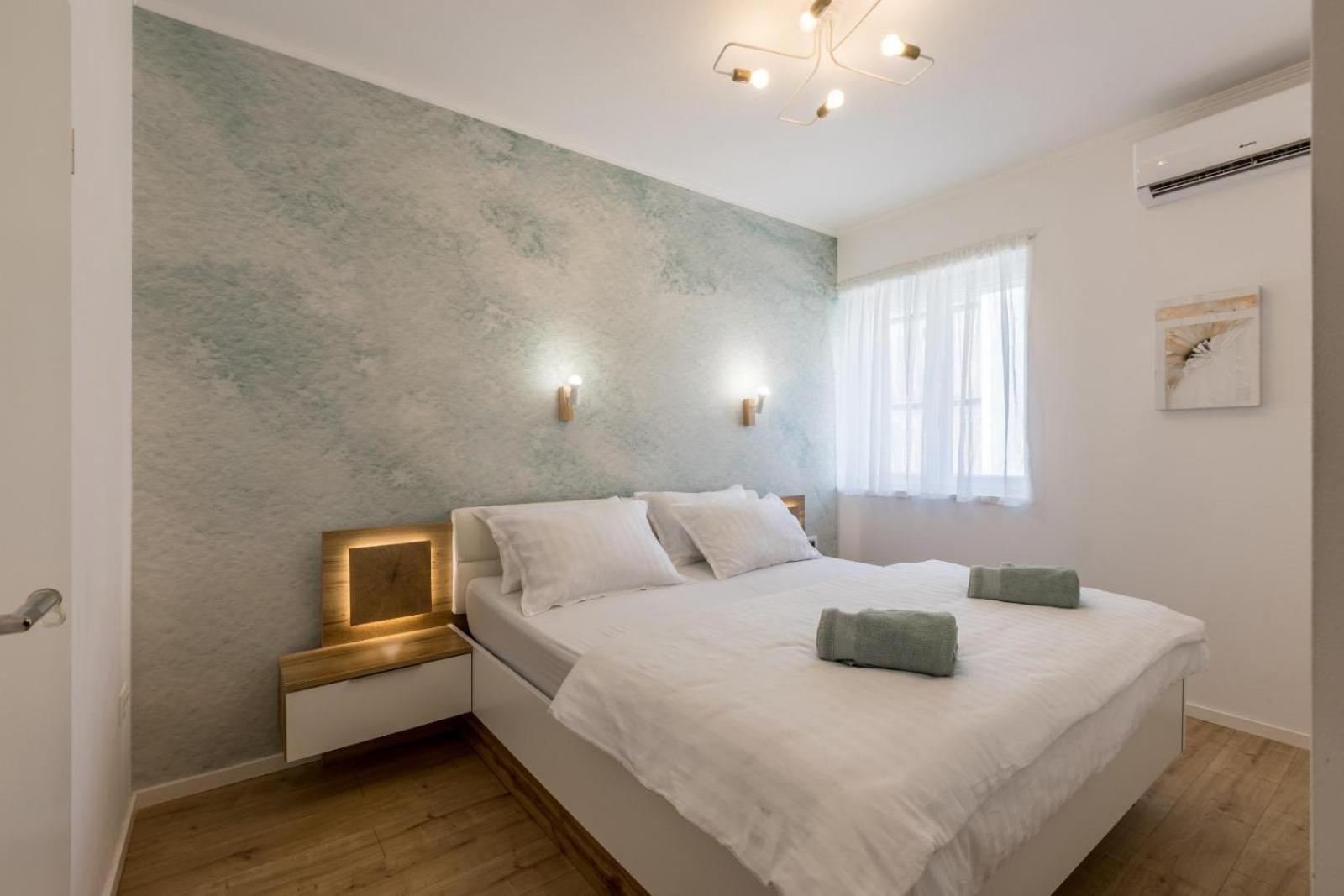 Apartment & Room Ileana สปลิท ภายนอก รูปภาพ